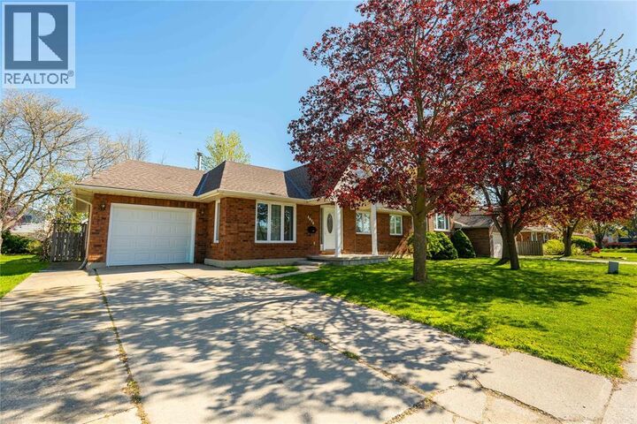 Property Photo: 4076 Maple Street ON N0N 1R0