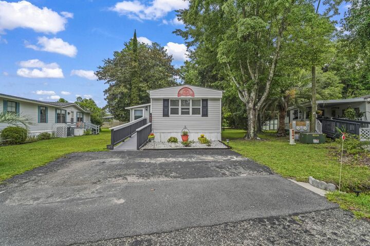 Property Photo: 167 Crooked Island Circle SC 29576