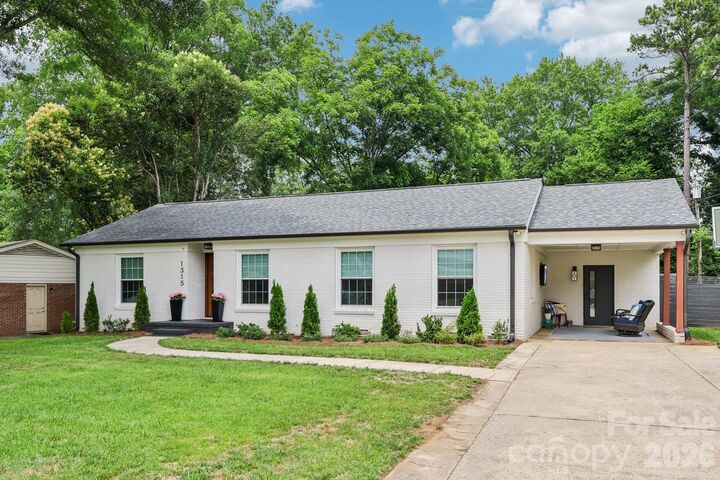 Property Photo:  1315 Holmes Drive  NC 28209 