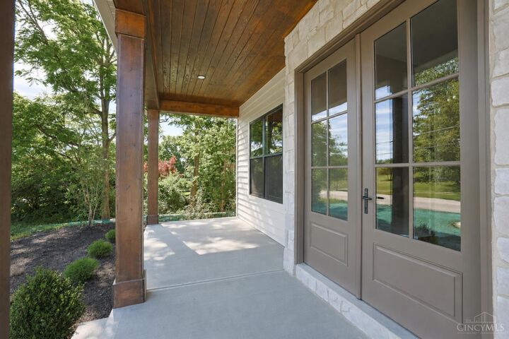 Property Photo: 7401 Cornell Road OH 45242