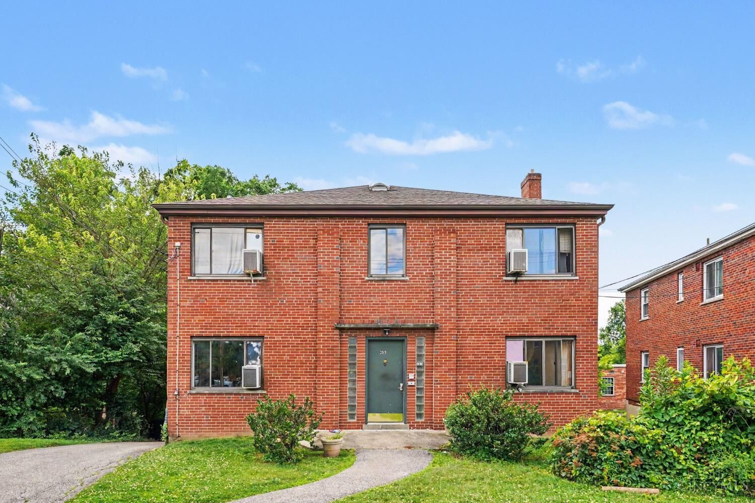 Property Photo: 3919 E Gatewood Lane OH 45236
