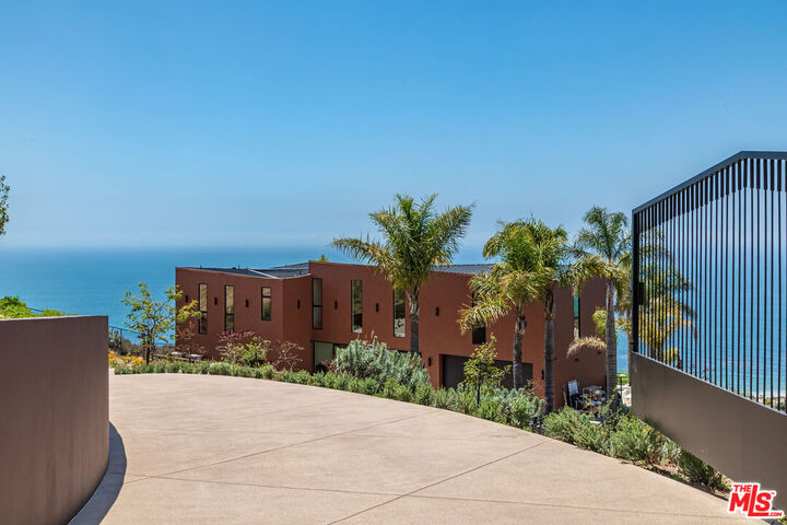Property Photo:  4346 Avenida De La Encinal  CA 90265 