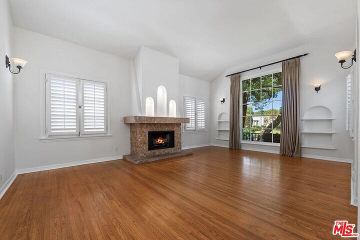 Property Photo:  2030 Kelton Ave  CA 90025 