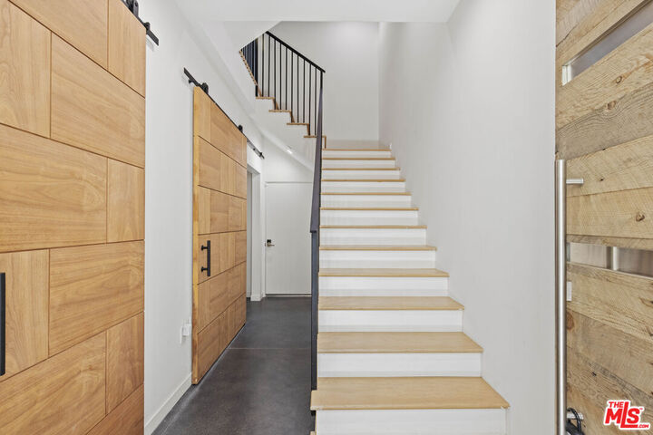 Property Photo: 11341 Pearl St CA 90064