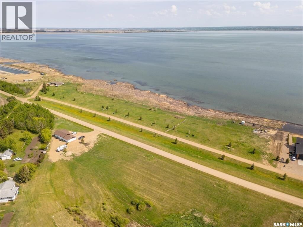 Property Photo: 840 Lakeshore Drive SK S0M 1X0