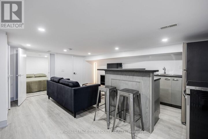 Property Photo:  668 Indian Road Bsmt  ON M6P 2C9 