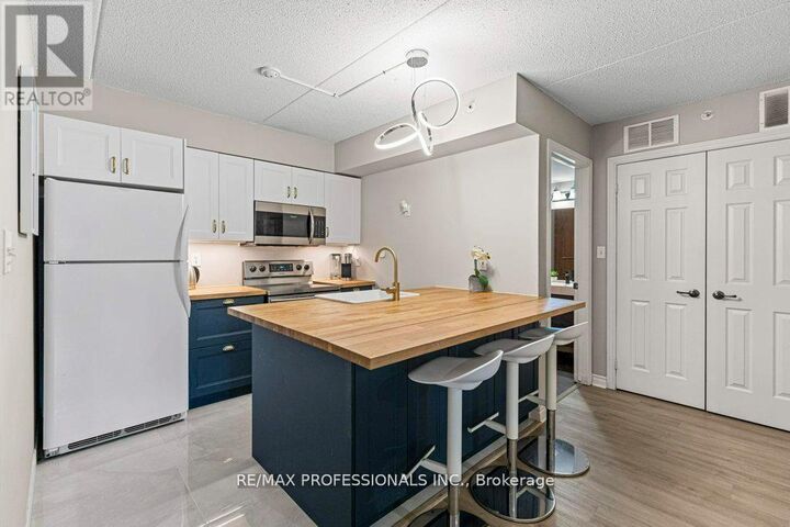 Property Photo:  2055 Appleby Line 106  ON L7L 7H1 