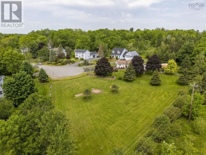 Property Photo:  865 Upland Court  NS B4N 5A8 