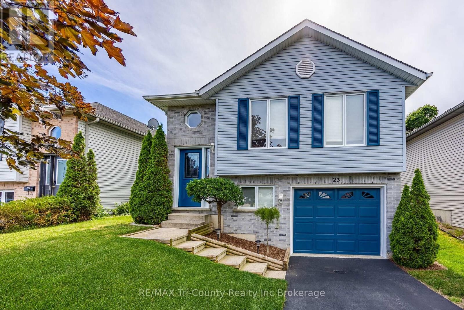 Property Photo: 23 Magnolia Drive ON N4G 5N9
