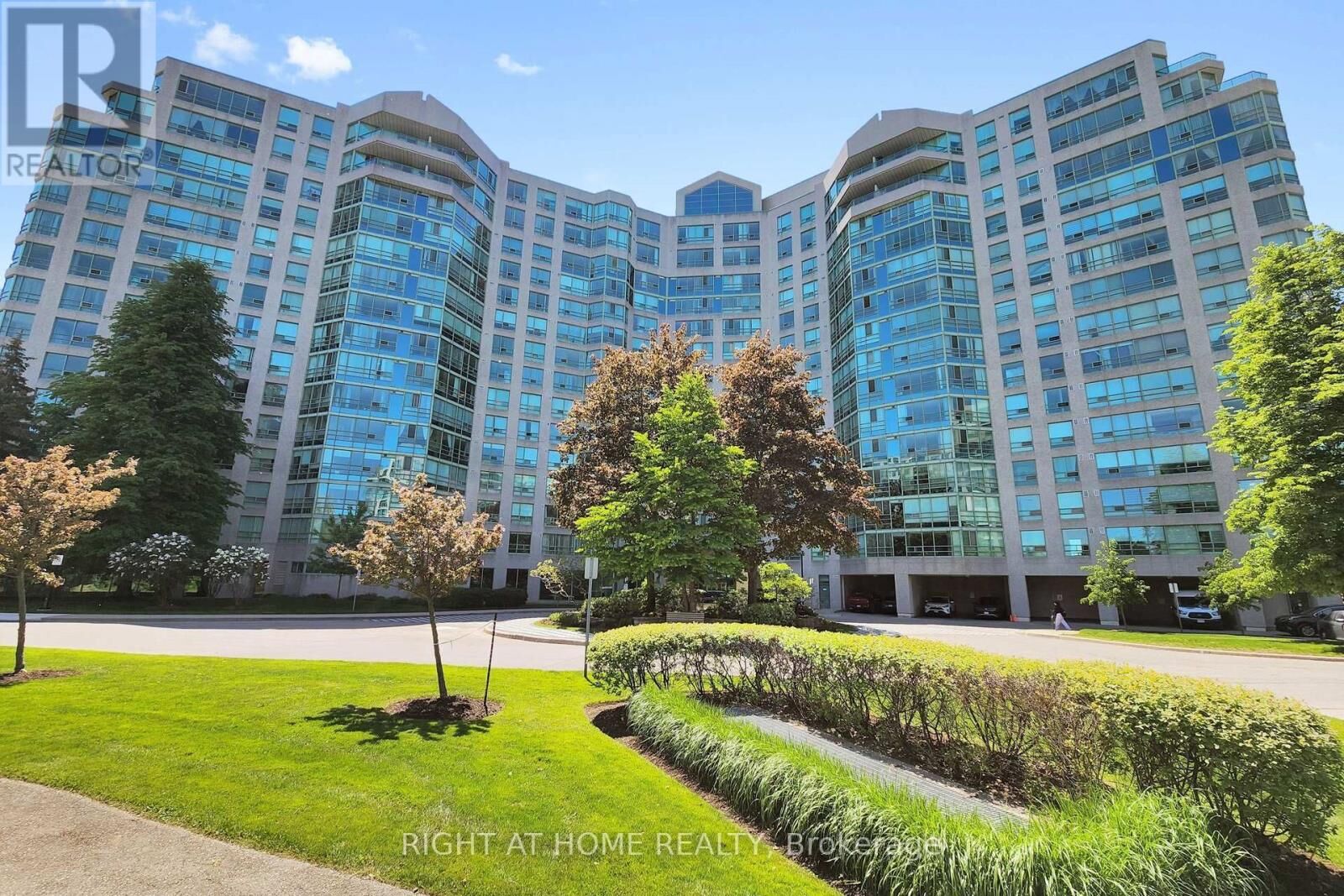 Property Photo:  7805 Bayview Avenue 1120  ON L3T 7N1 