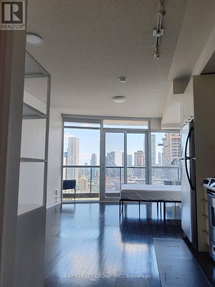 Property Photo:  21 Carlton Street 2508  ON M5B 1L3 