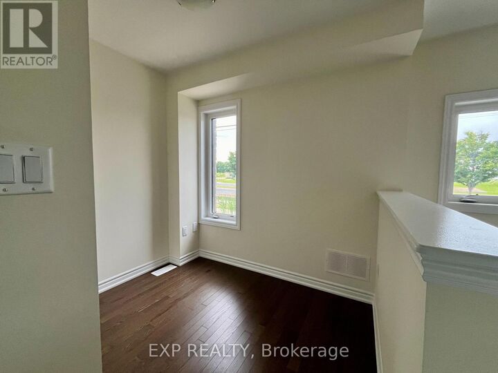 Property Photo:  116 Blick Crescent  ON L4G 7B6 