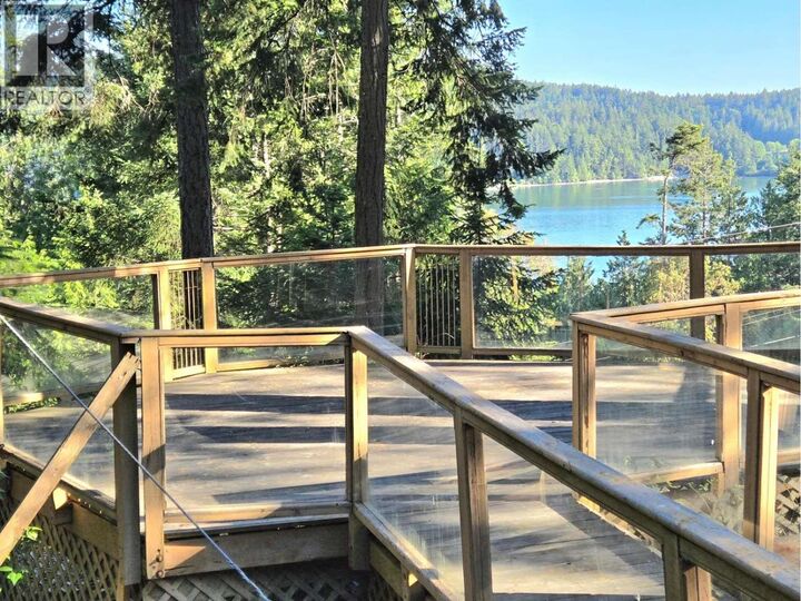 Property Photo: 442 Mariners Way BC V0N 2J2