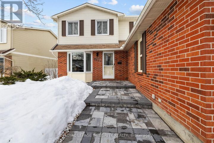 Property Photo: 1090 Chablis Parkway ON K1C 2T5