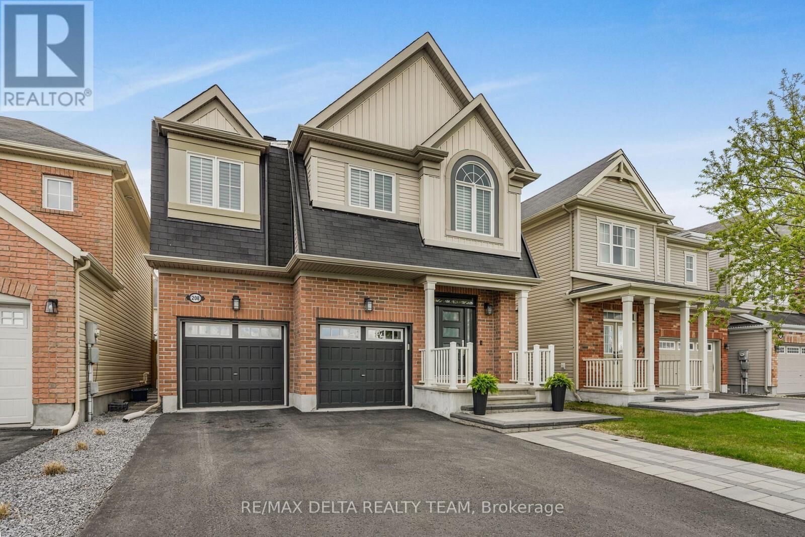 Property Photo: 208 Serra Ridge ON K4A 0V8