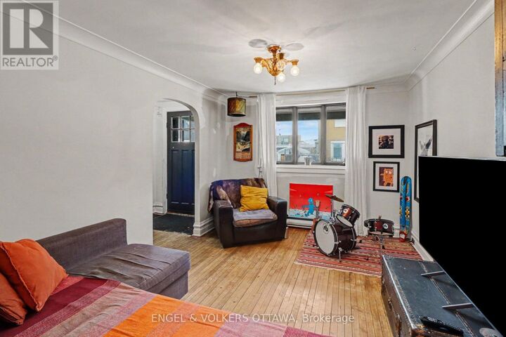 Property Photo:  86 Pinhey Street  ON K1Y 1T4 