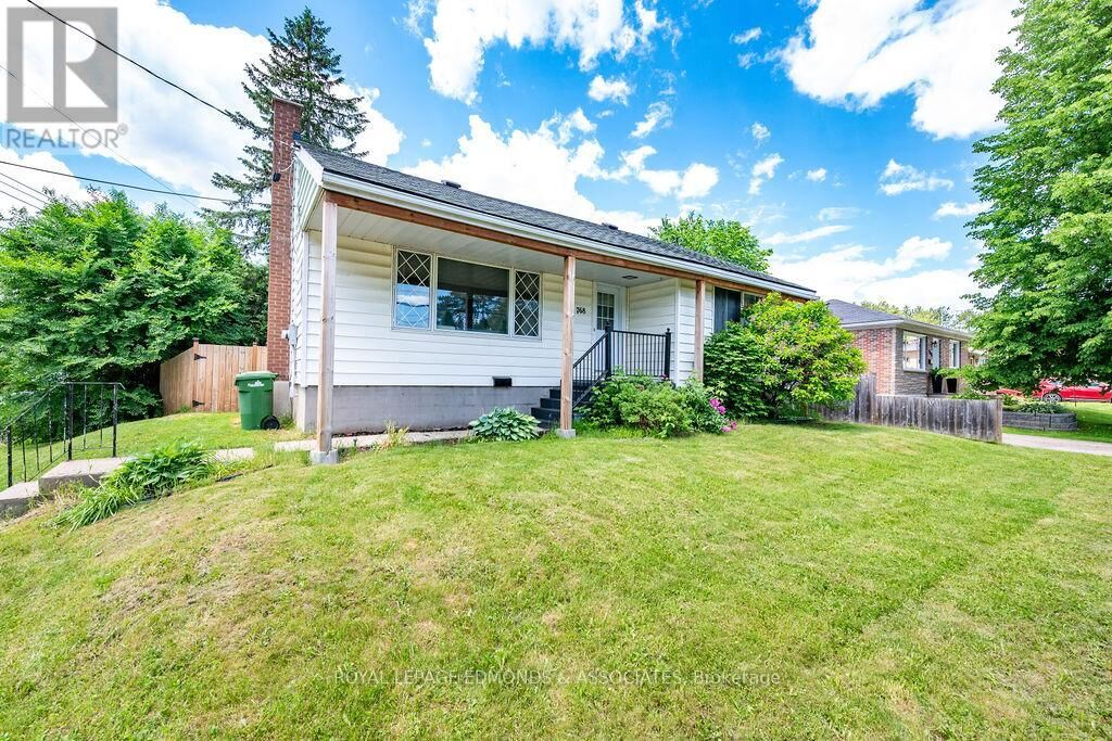 Property Photo:  768 Mackay Street  ON K8A 1G9 