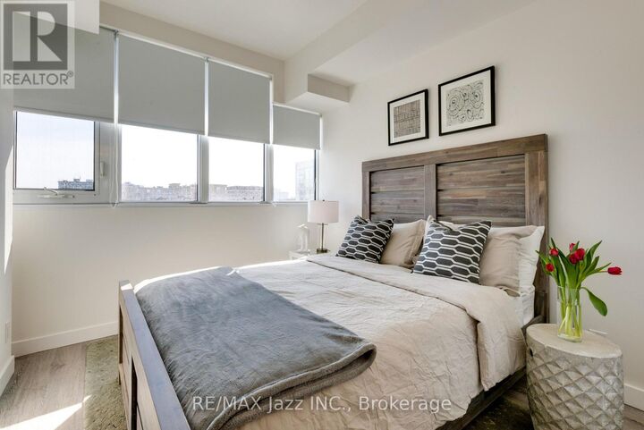 Property Photo:  100 Bond Street East 719  ON L1G 0E6 