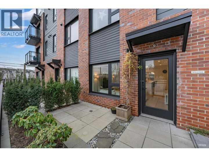 Property Photo: 565 East 2nd Street 162 BC V7L 1E1