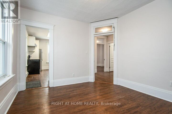 Property Photo:  2-94 Scott Street  ON N2H 2R5 