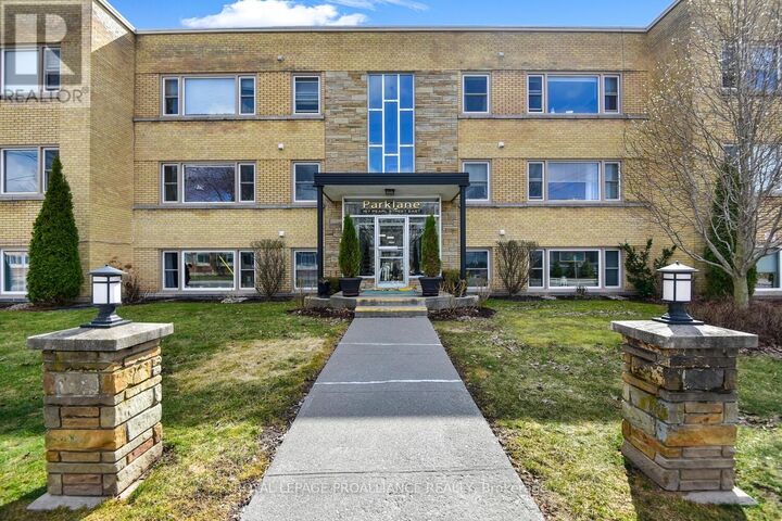 Property Photo:  167 East Pearl Street East 11  ON K6V 1R5 