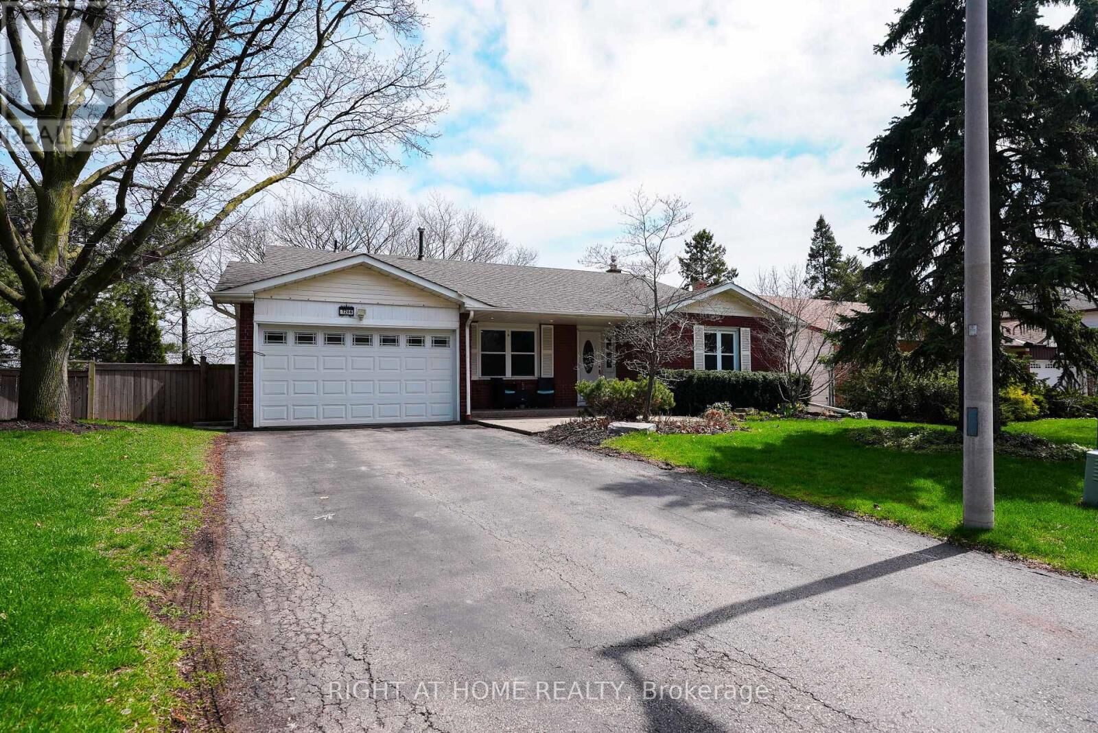 Property Photo: 1266 Lakeview Drive ON L6H 2M8
