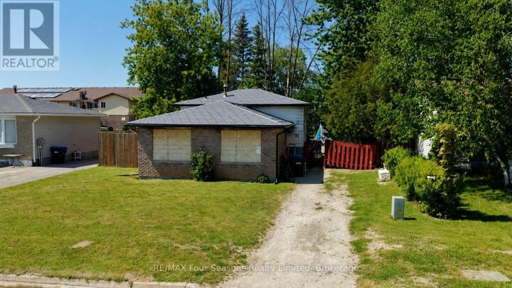10 Rhonda Road — photo 1