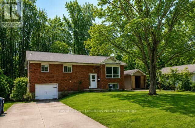 Property Photo: 40 Rue Vanier ON L9M 0J2