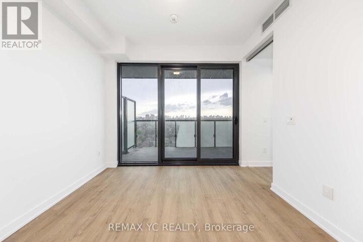Property Photo: 29 Green Trail Court 2109 ON M2K 0J9