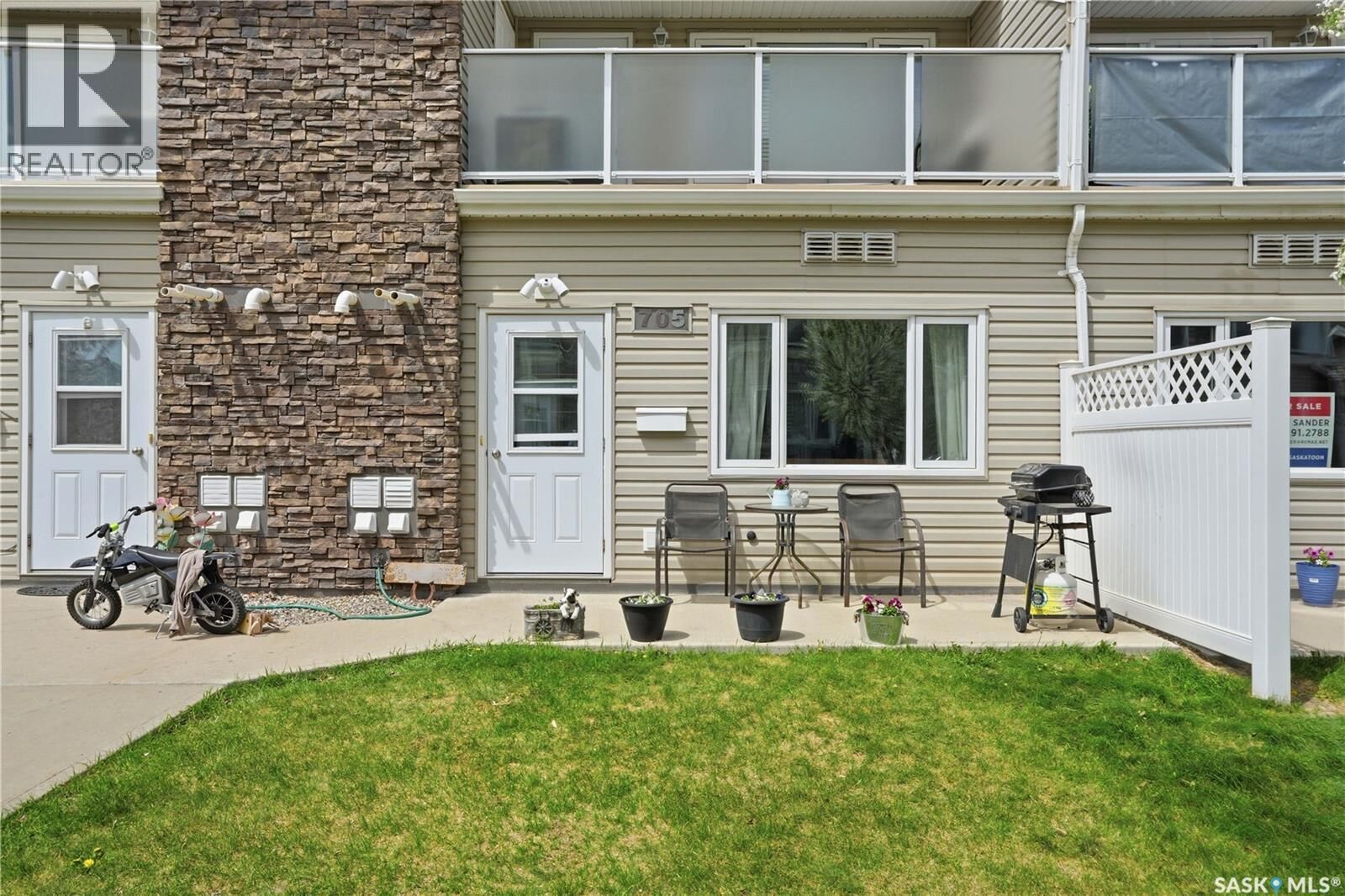 Property Photo: 705 1022 Hampton Circle SK S7R 0K3