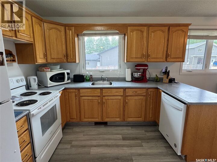 Property Photo:  1504 Studer Street  SK S0J 1L0 