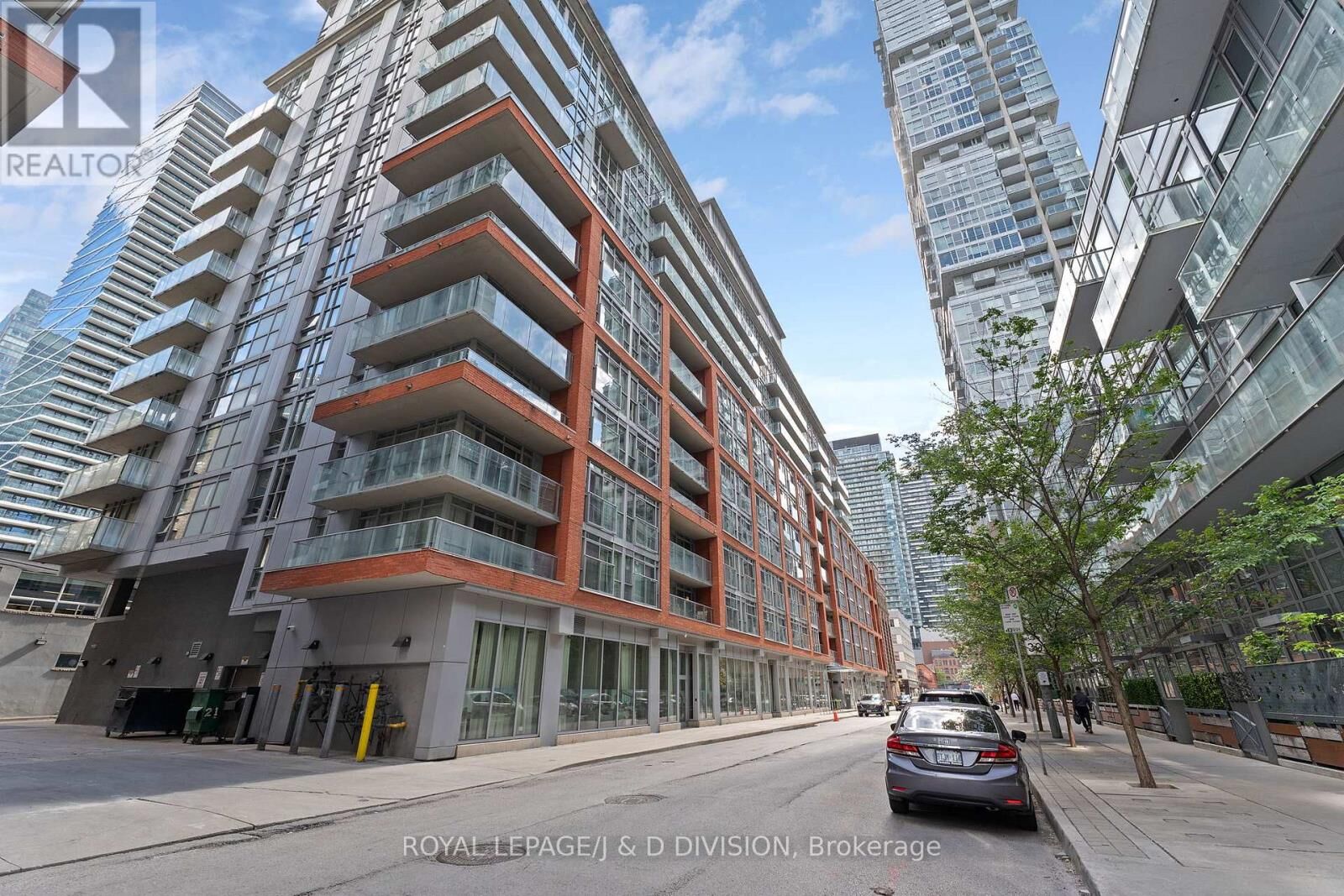 Property Photo:  21 Nelson Street 228  ON M5V 3H9 
