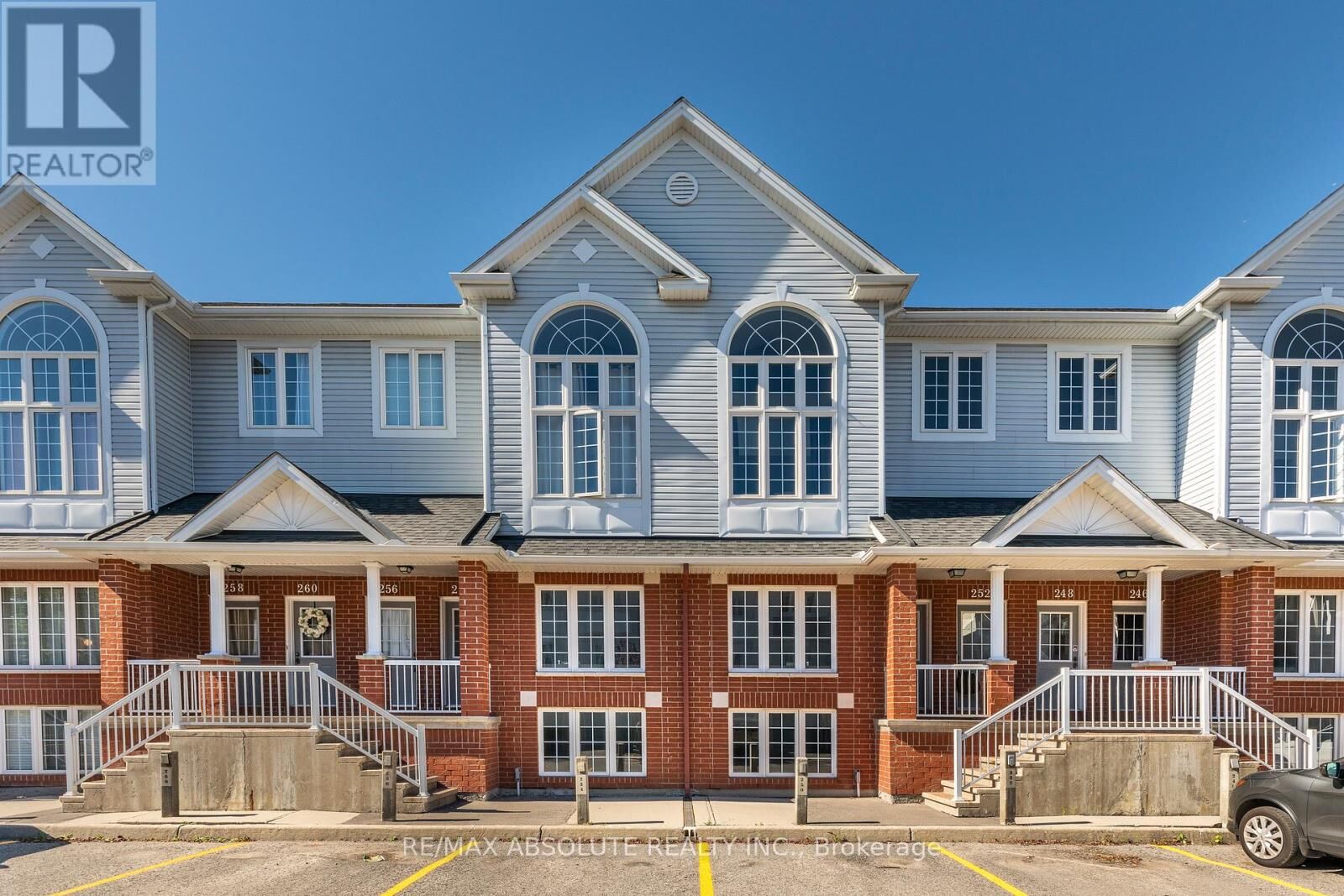 Property Photo: 250 Gershwin Private ON K2H 1G5