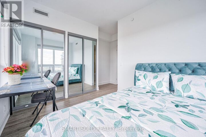 Property Photo:  8 Water Walk Drive C 2701  ON L3R 6L4 