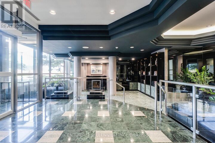 Property Photo:  4450 Tucana Circuit 902  ON L5R 3R4 