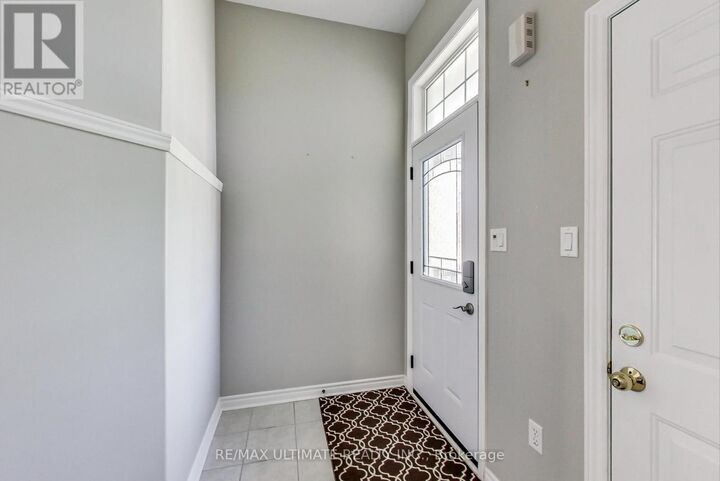 Property Photo:  209 Dunsmore Lane Main  ON L4M 6Z8 