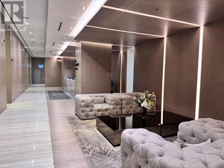 Property Photo: 100 Harbour Street 6208 ON M5J 0B5