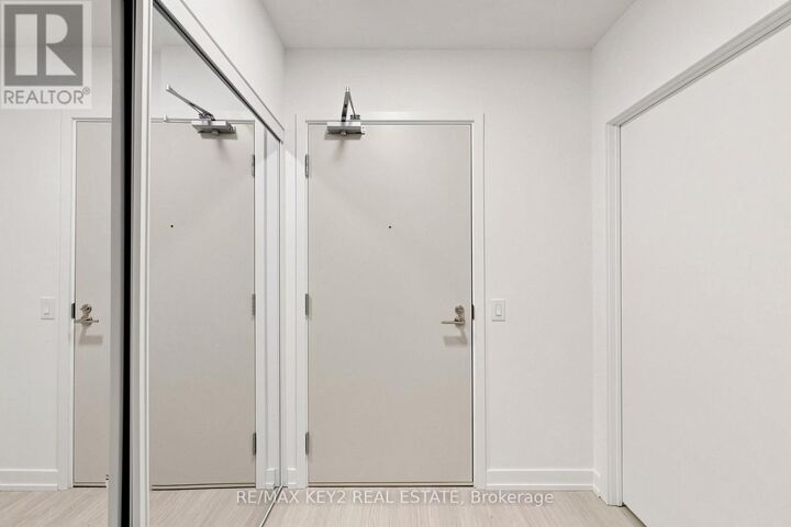 Property Photo:  4010 Eglinton Avenue West 216  ON M9A 0G5 