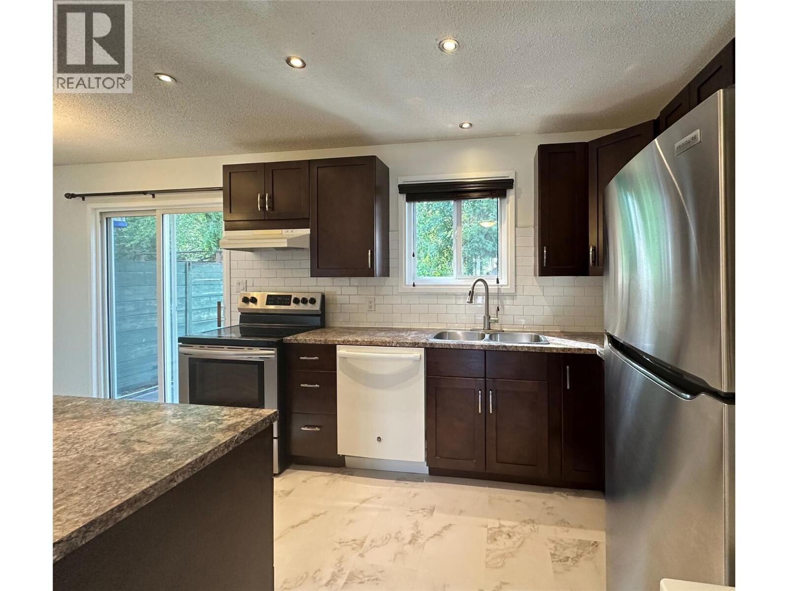 Property Photo: 2310 36 Street 14 BC V1T 6W2