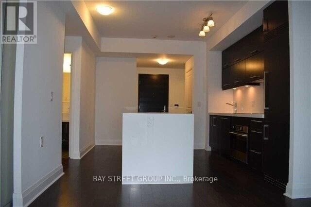 Property Photo: 65 St Mary Street 811 ON M5S 0A6