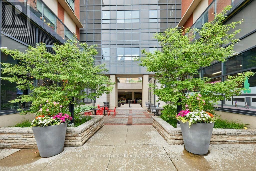Property Photo:  35 Fontenay Court 601  ON M9A 0E2 
