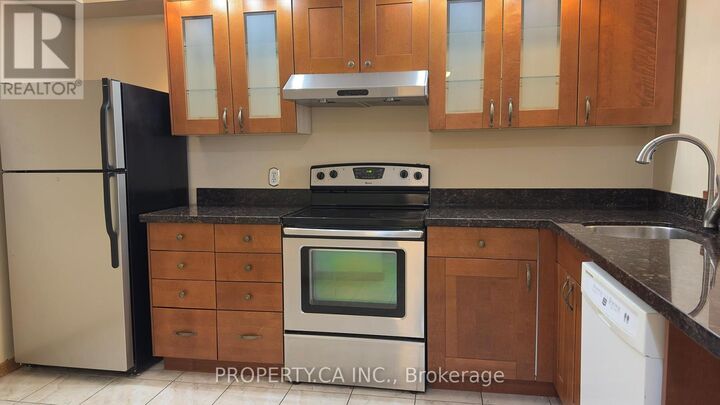 Property Photo: 1131 Steeles Avenue West 609 ON M2R 3W8
