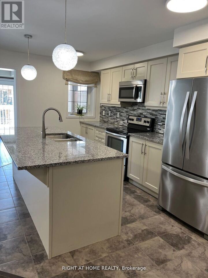 Property Photo:  3060 Mistletoe Gardens  ON L6M 4M2 