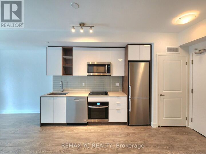 Property Photo: 543 Richmond Street West 915 ON M5V 1Y9