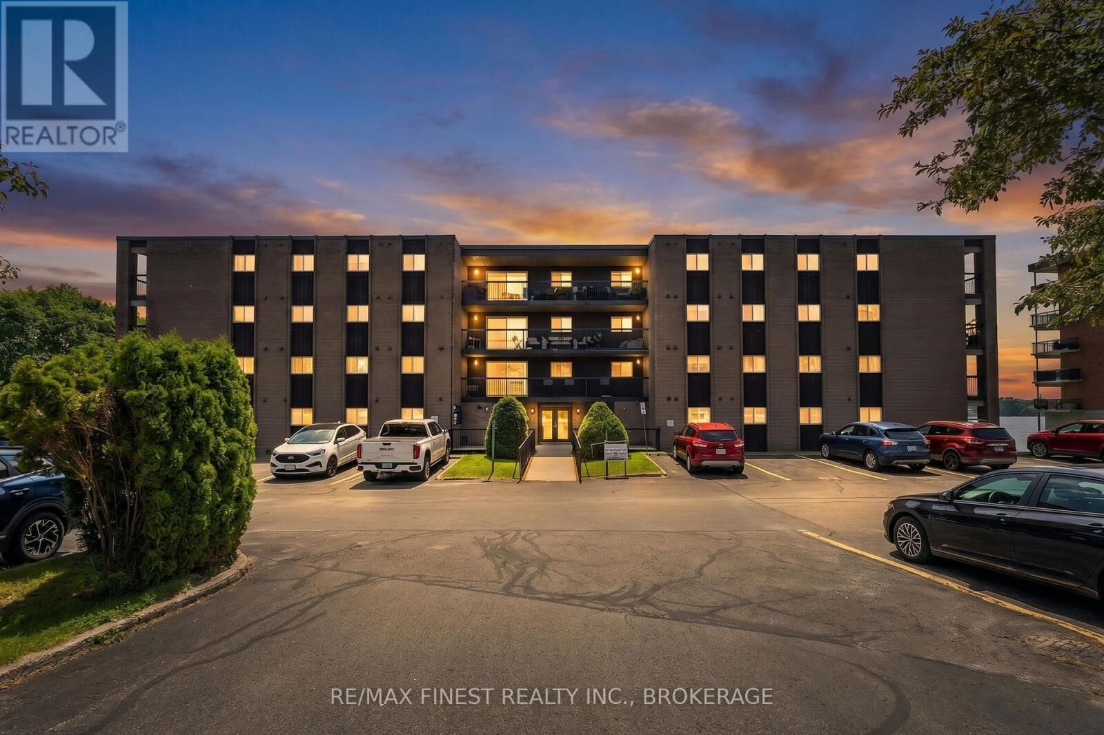 Property Photo: 610 William Street South 101 ON K7G 3A4
