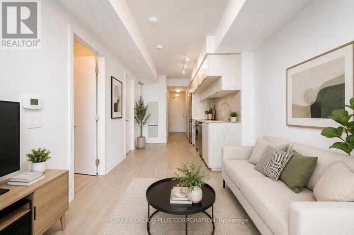 Property Photo:  181 Dundas Street East 2215  ON M5A 0N5 