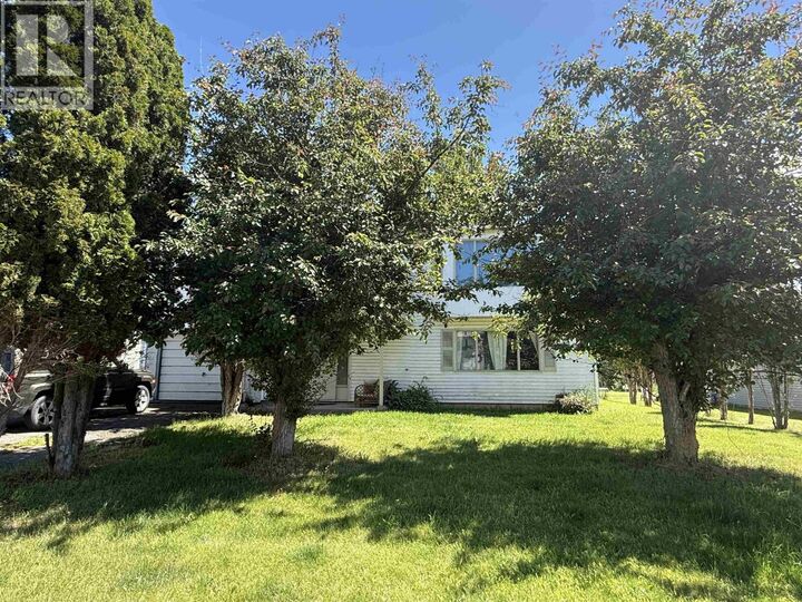 Property Photo: 834 Rolph Street BC V2J 3M1