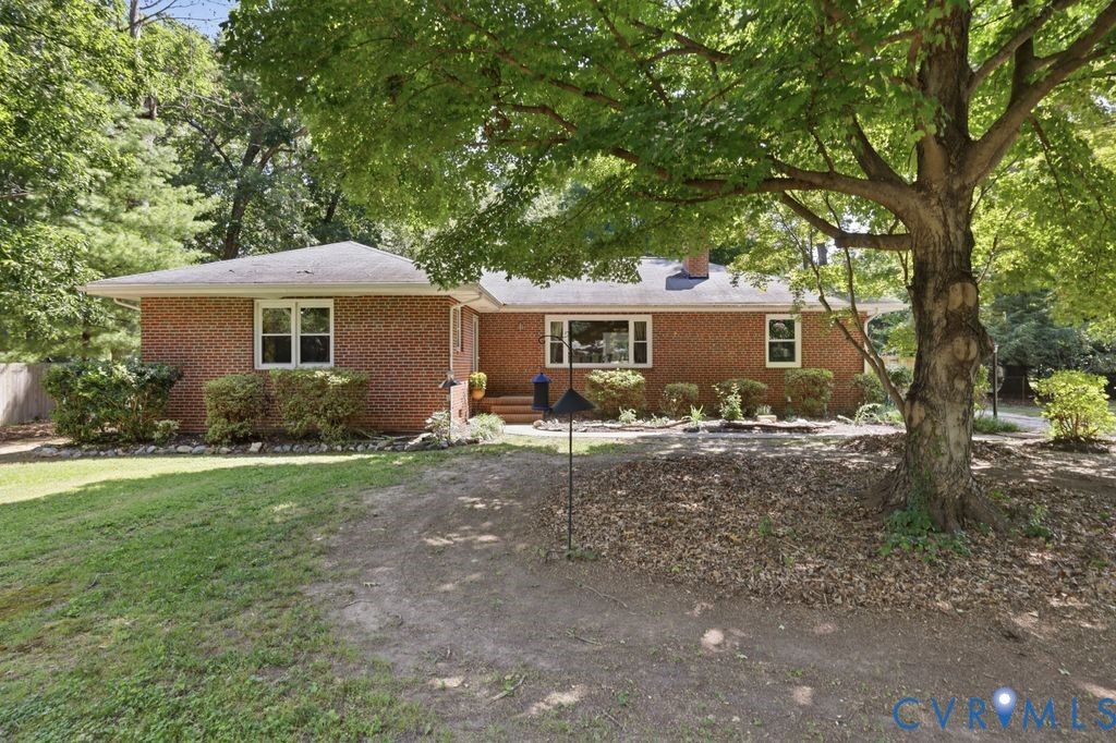 Property Photo:  2839 Weymouth Drive  VA 23235 