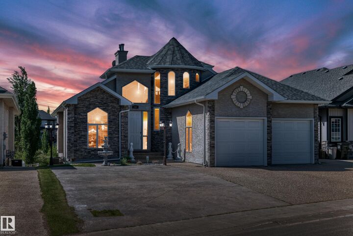 Property Photo:  352 Ozerna Road NW  AB T5Z 3Y4 