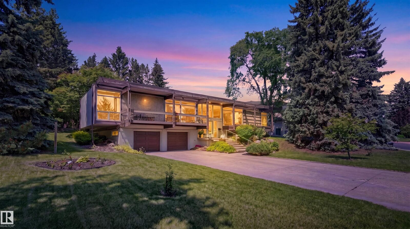 Property Photo: 8 Laurier Place NW AB T5R 5P4